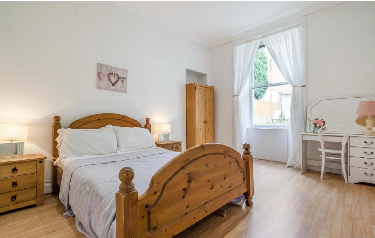 Newhall Glasgow Extérieur photo