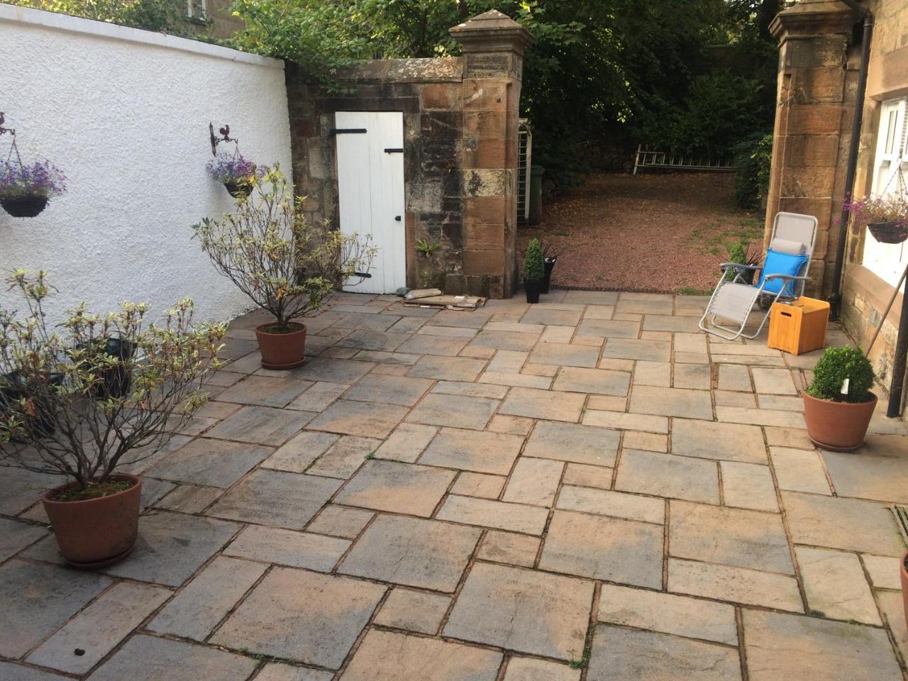 Newhall Glasgow Extérieur photo