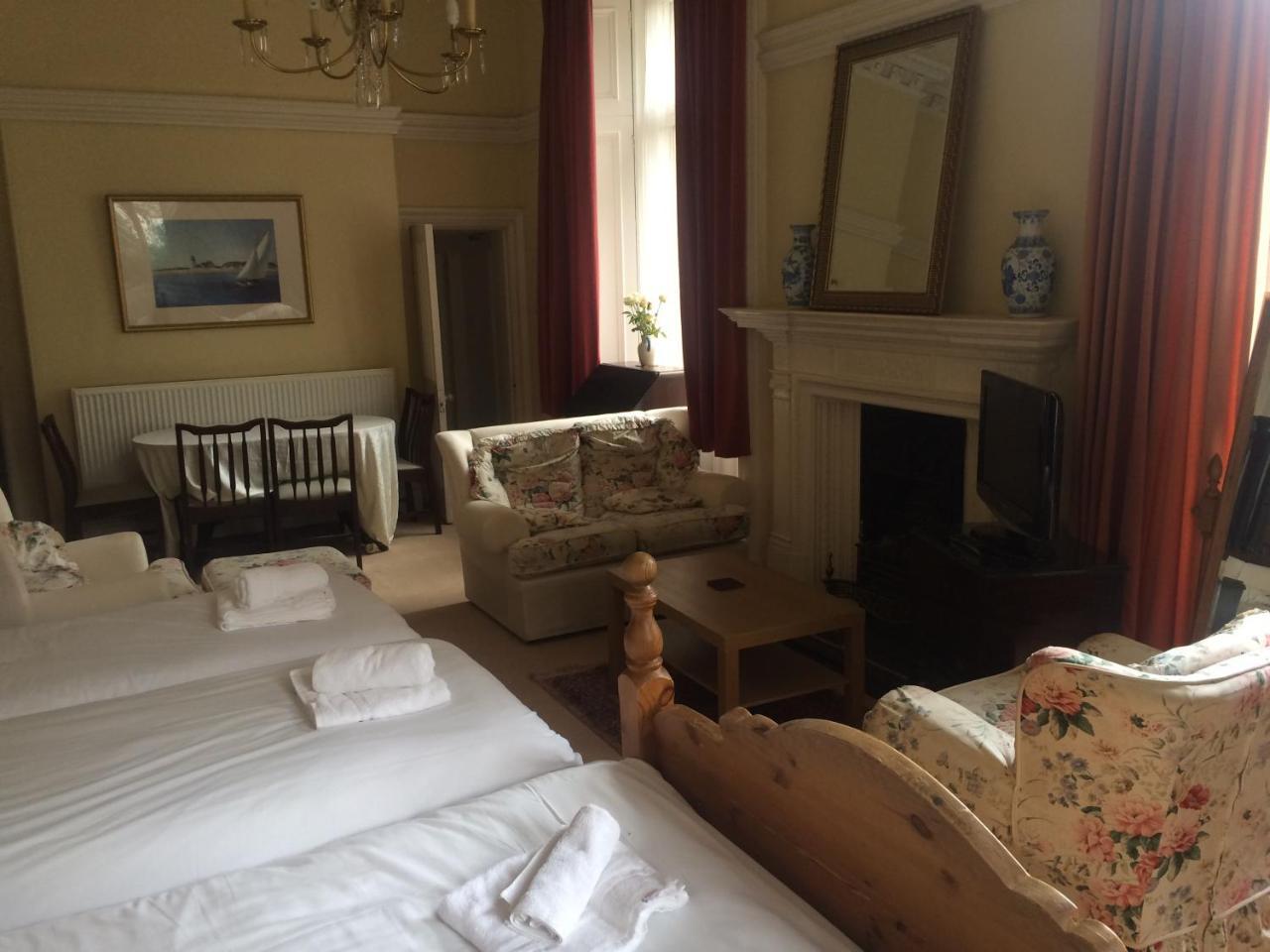 Newhall Glasgow Extérieur photo